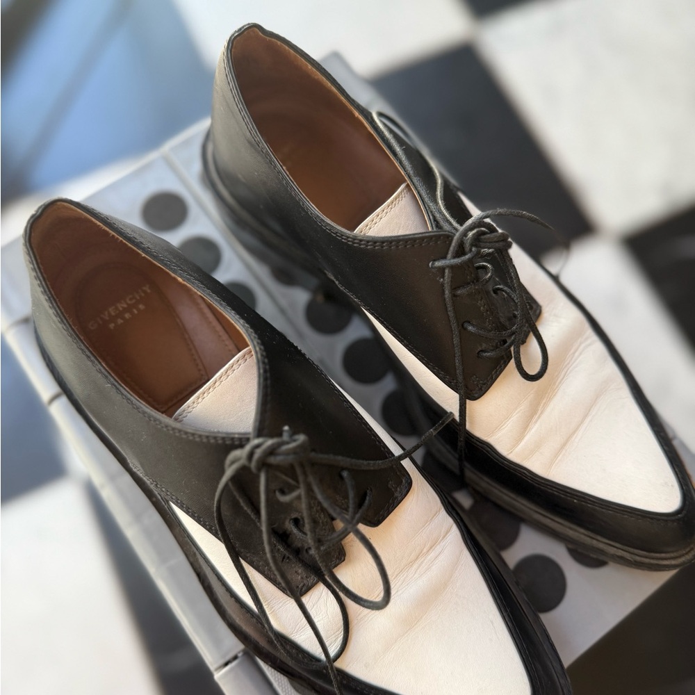 Givenchy Black & White Oxfords‎ - Picture 3 of 6